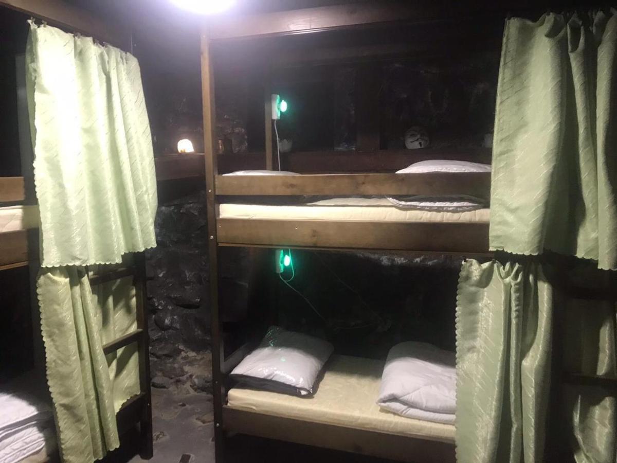 Ararat-Tarasa Shevchenka Hostel Киев Экстерьер фото