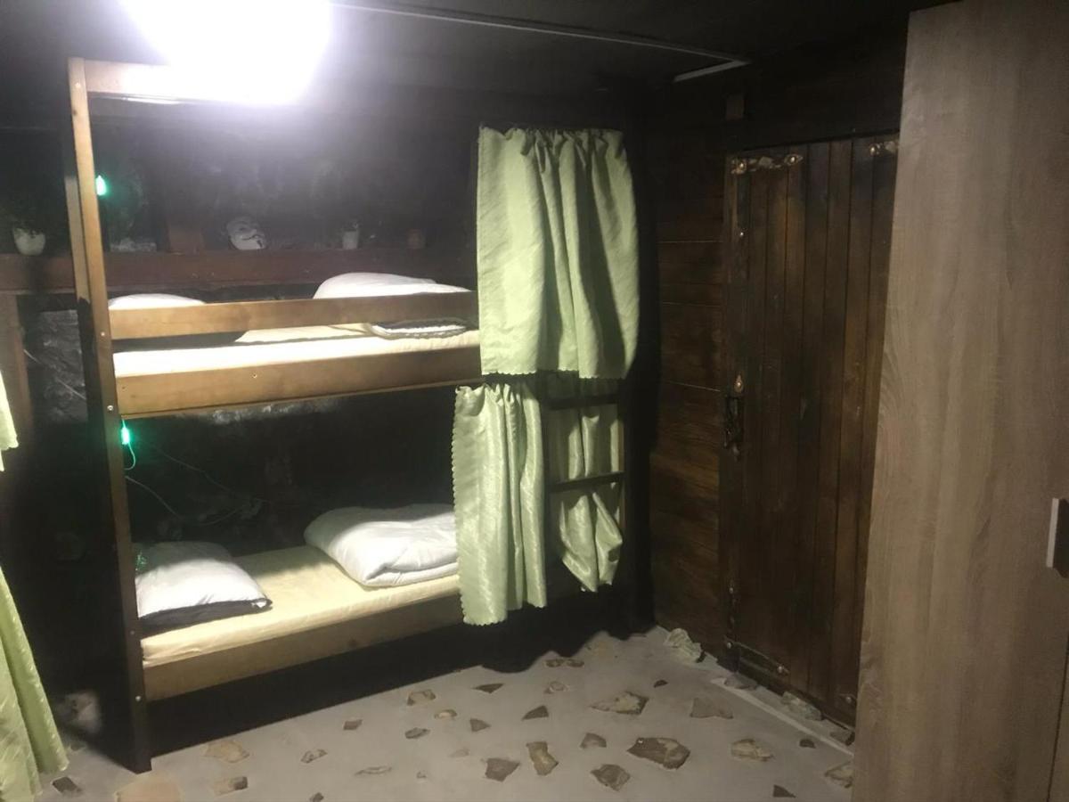 Ararat-Tarasa Shevchenka Hostel Киев Экстерьер фото